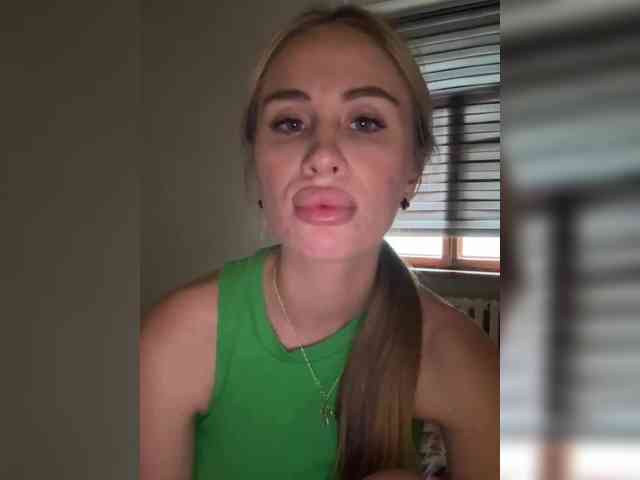 Adelyaa webcam