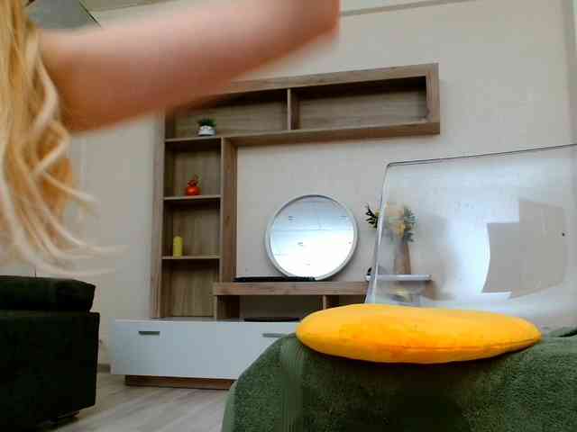 KayleeAlbertina webcam