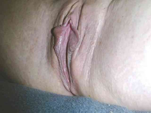 squirtingASMRpussy webcam