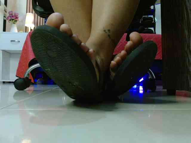 Daniela-Saenz webcam