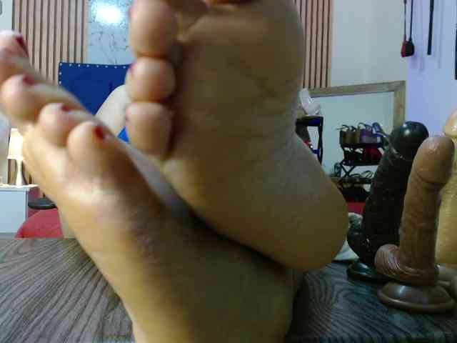 Daniela-Saenz webcam