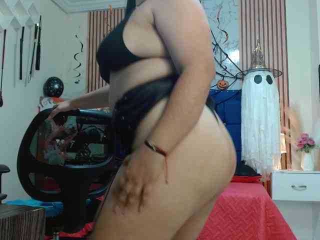 Daniela-Saenz webcam