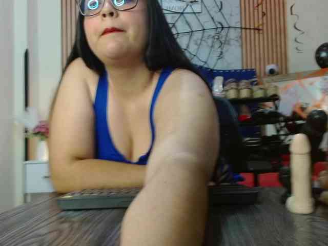 Daniela-Saenz webcam