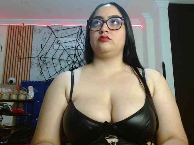 Daniela-Saenz webcam