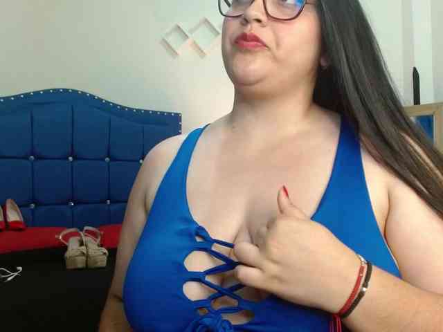 Daniela-Saenz webcam