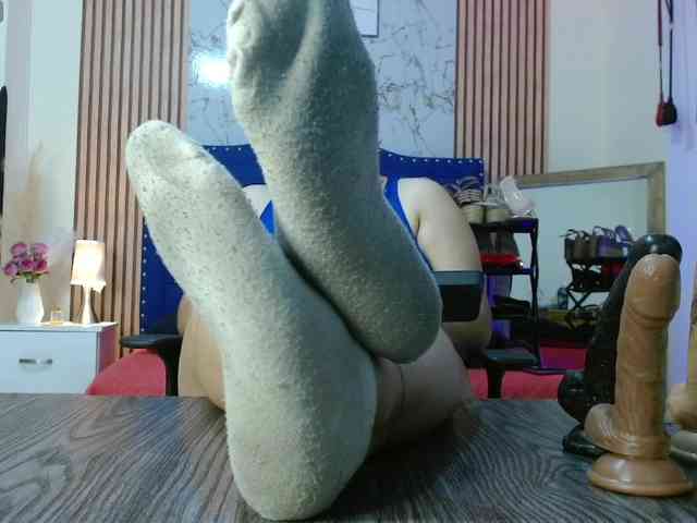 Daniela-Saenz webcam