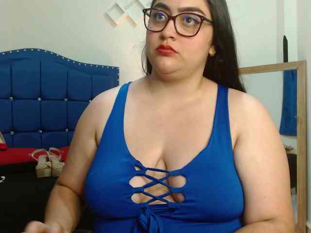 Daniela-Saenz webcam
