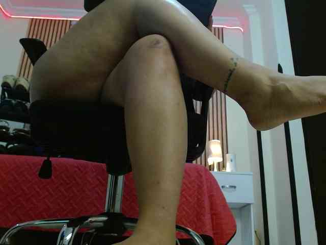 Daniela-Saenz webcam
