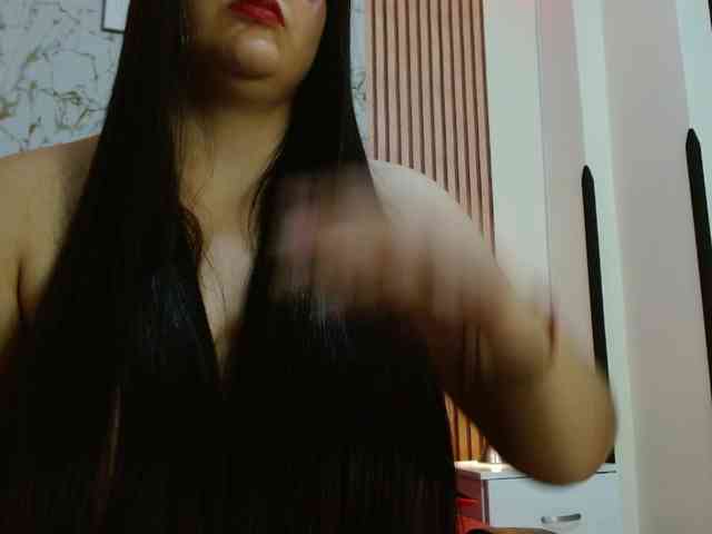 Daniela-Saenz webcam