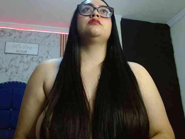 Daniela-Saenz webcam