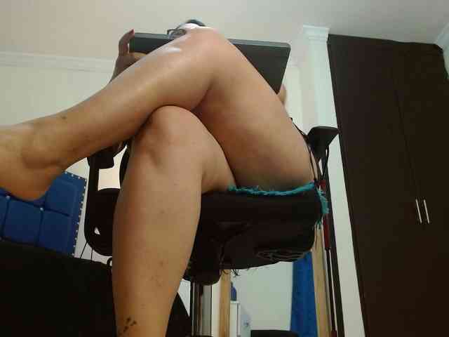 Daniela-Saenz webcam