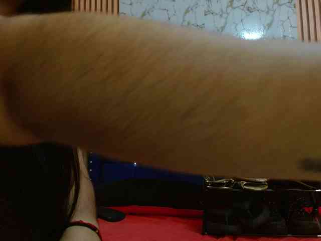 Daniela-Saenz webcam