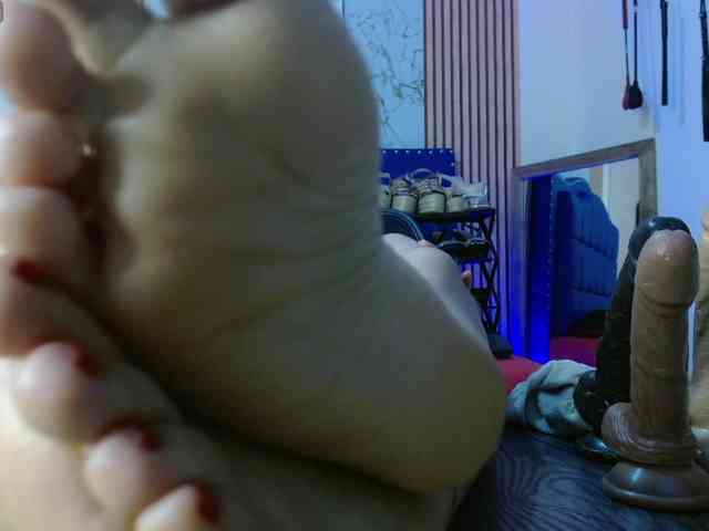 Daniela-Saenz webcam