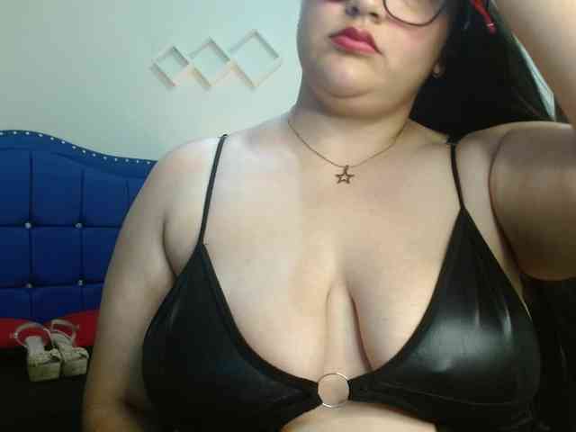Daniela-Saenz webcam