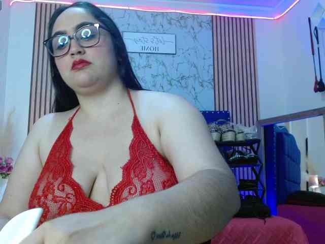 Daniela-Saenz webcam