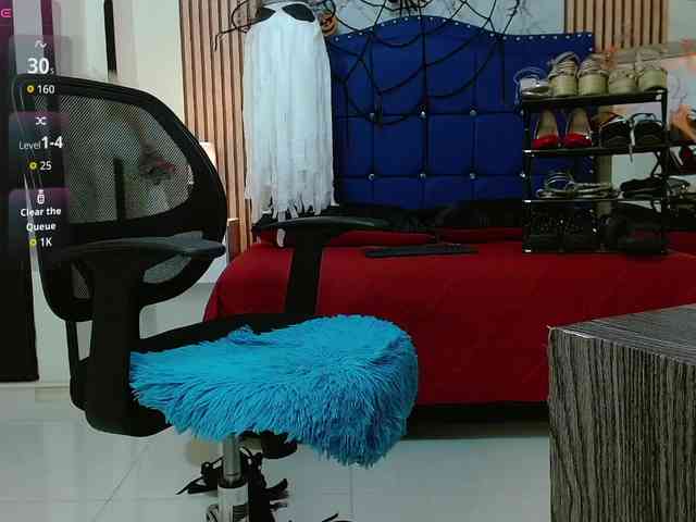 Daniela-Saenz webcam