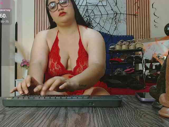 Daniela-Saenz webcam