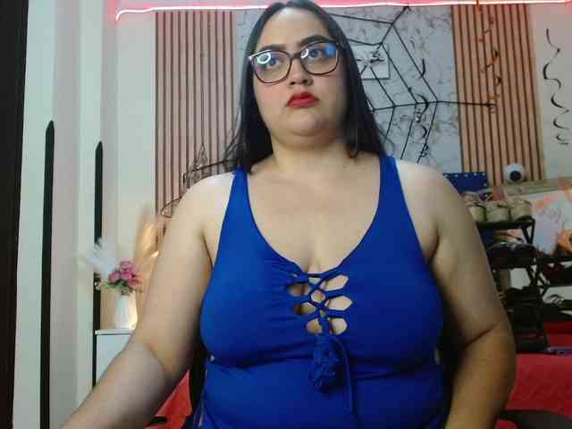 Daniela-Saenz webcam