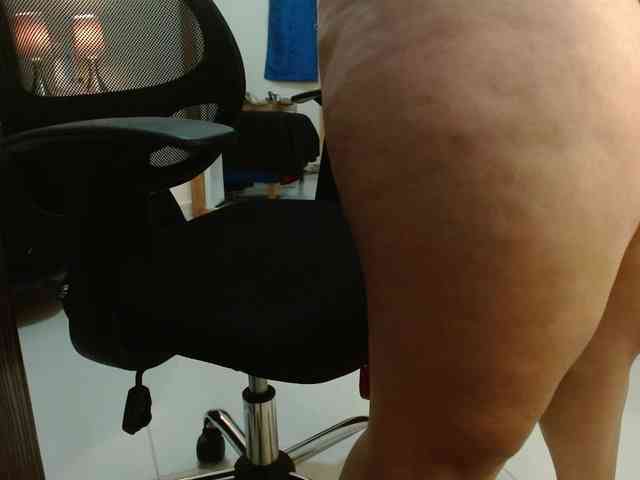 Daniela-Saenz webcam