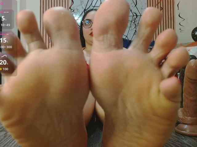 Daniela-Saenz webcam