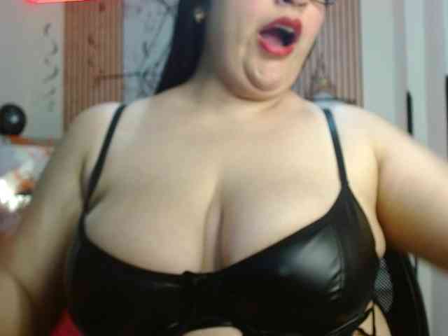 Daniela-Saenz webcam