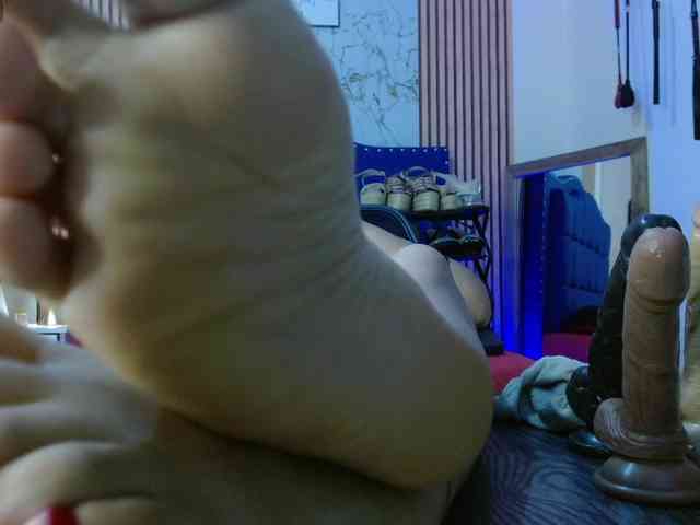 Daniela-Saenz webcam