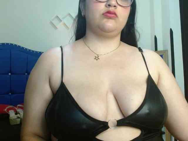 Daniela-Saenz webcam