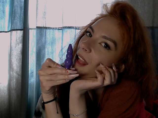 bellaqueen0701's BongaCams show and profile
