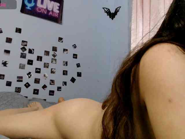 bellaqueen0701 webcam