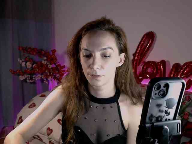 bellaqueen0701 webcam