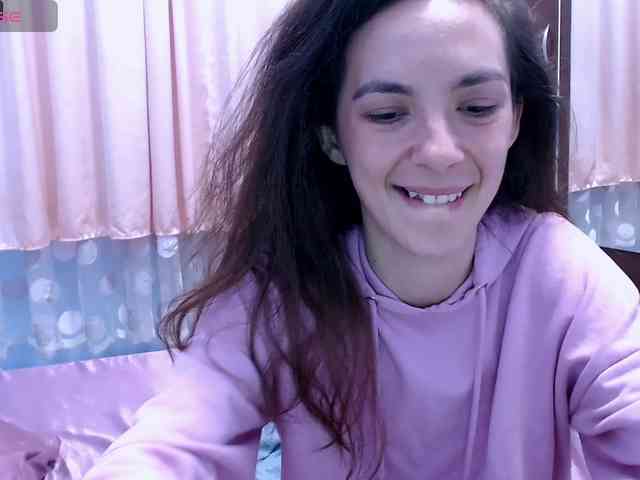 bellaqueen0701 webcam