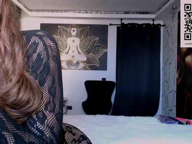 bellaqueen0701 webcam