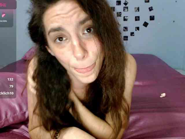 bellaqueen0701 webcam