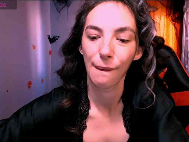 bellaqueen0701 webcam