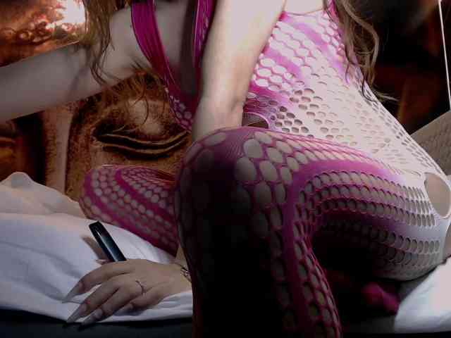 bellaqueen0701 webcam