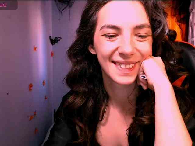bellaqueen0701 webcam