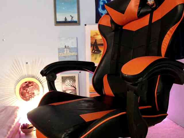 bellaqueen0701 webcam