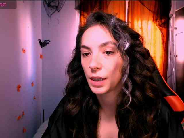 bellaqueen0701 webcam