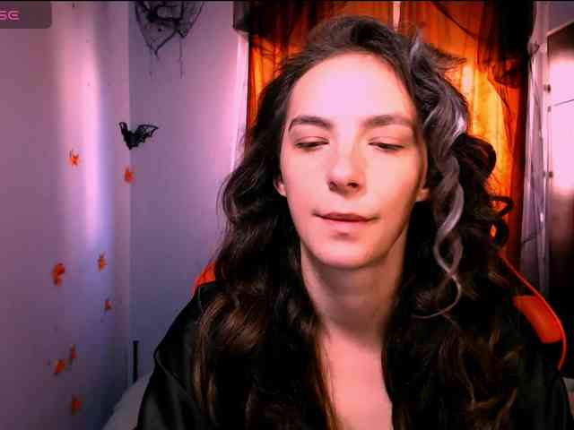 bellaqueen0701 webcam