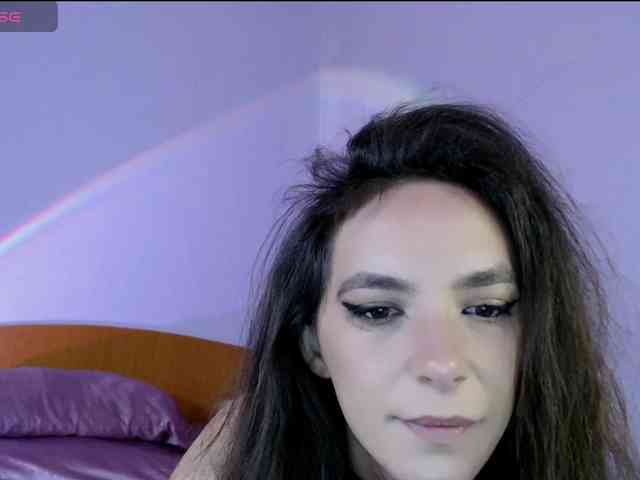 bellaqueen0701 webcam