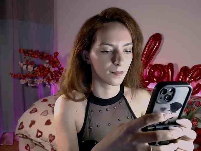 bellaqueen0701 webcam