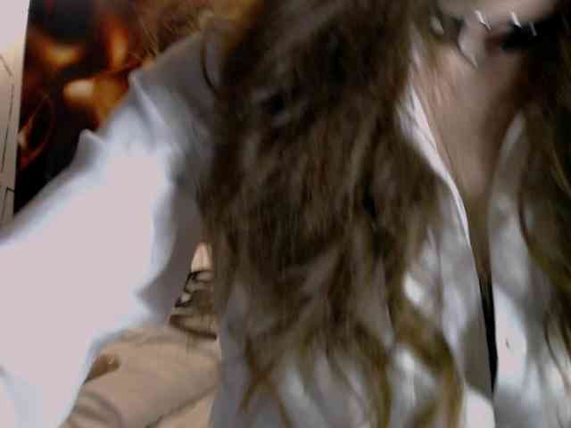 bellaqueen0701 webcam