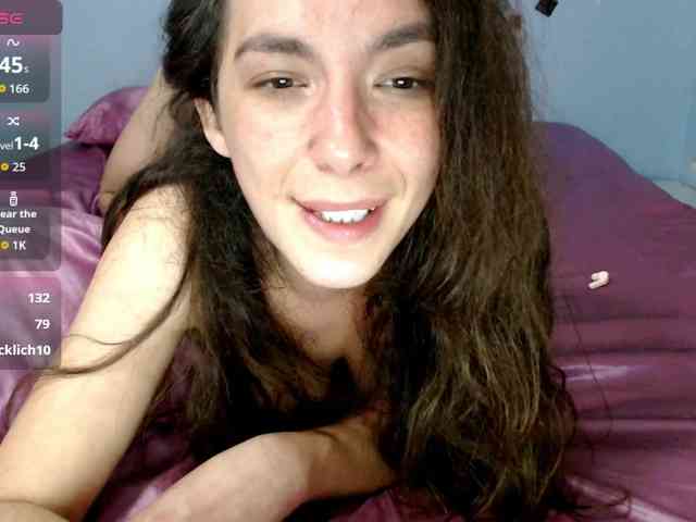 bellaqueen0701 webcam