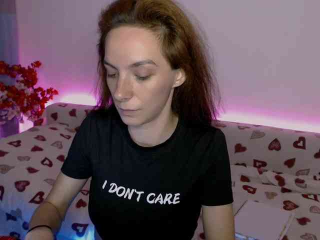 bellaqueen0701 webcam