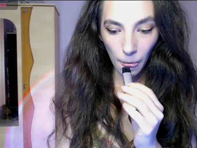 bellaqueen0701 webcam