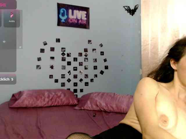 bellaqueen0701 webcam