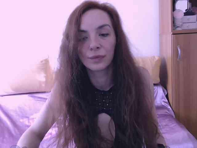 bellaqueen0701 webcam