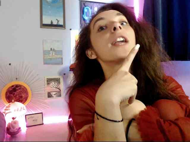 bellaqueen0701 webcam