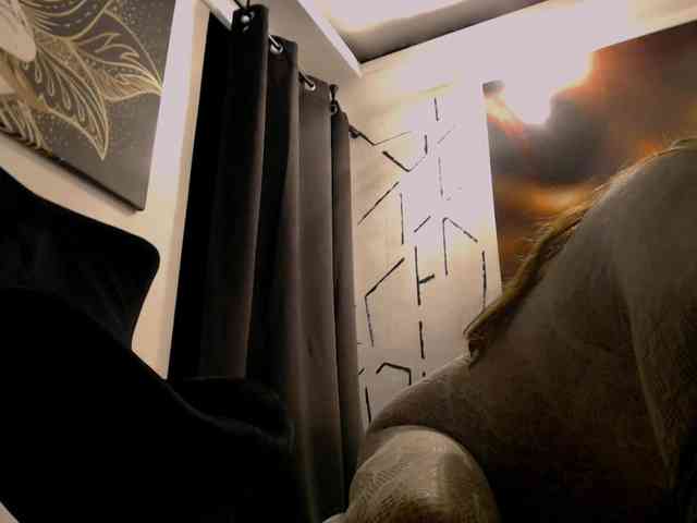 bellaqueen0701 webcam