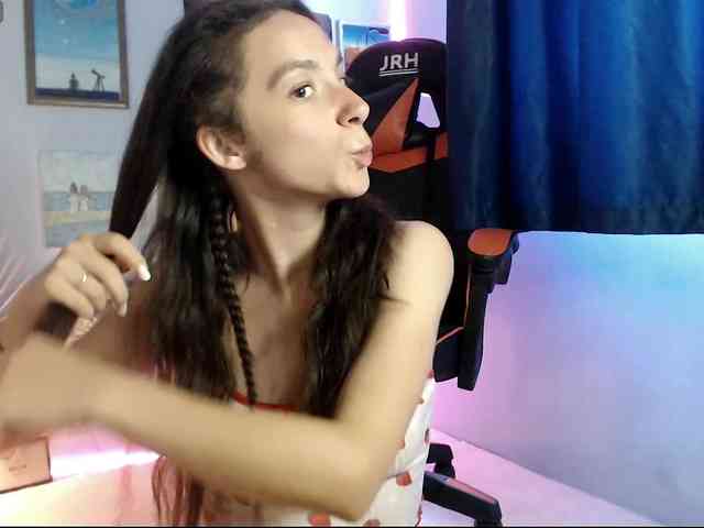 bellaqueen0701 webcam